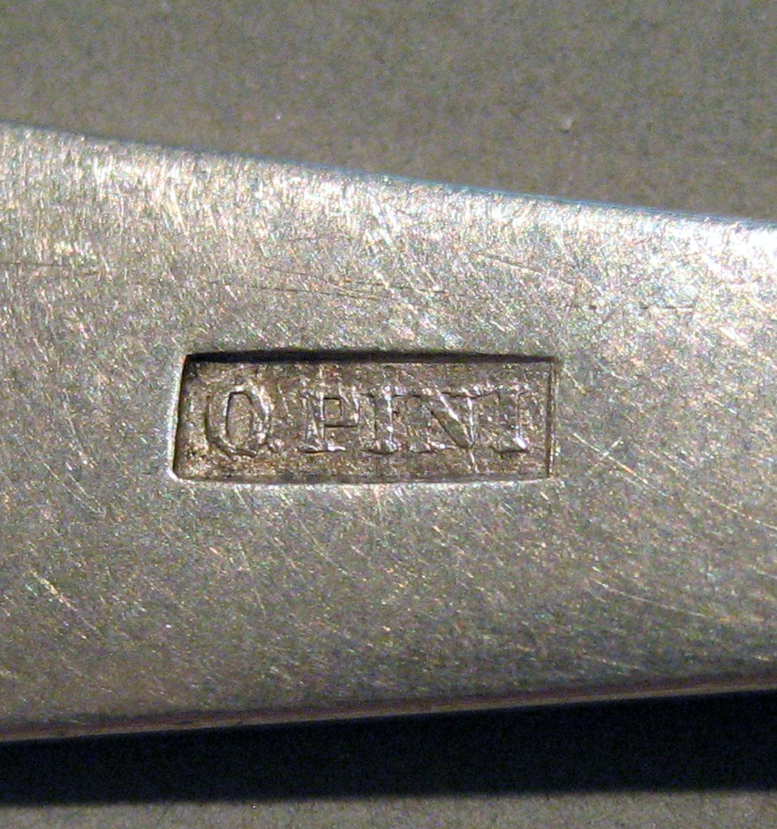 1998.0004.1527 Silver Spoon mark