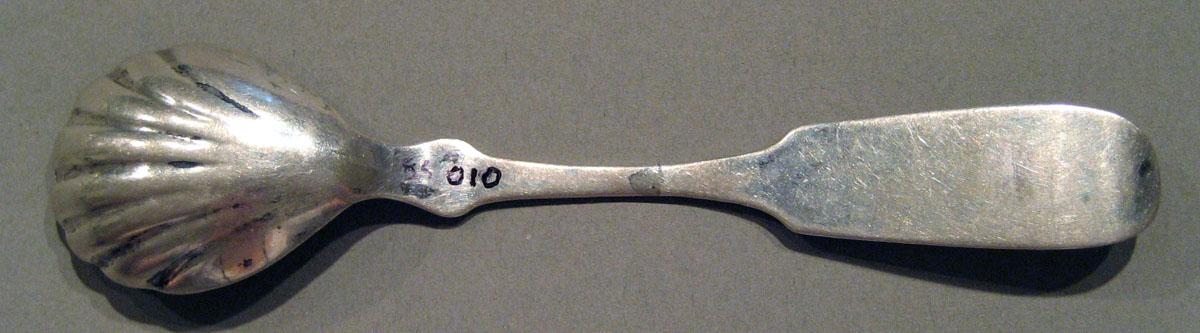 1998.0004.1532 Silver Spoon underside