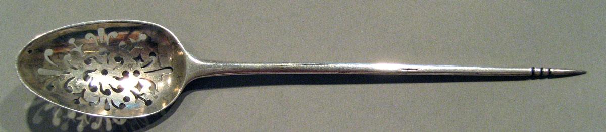 1998.0004.1538 Silver Spoon upper surface