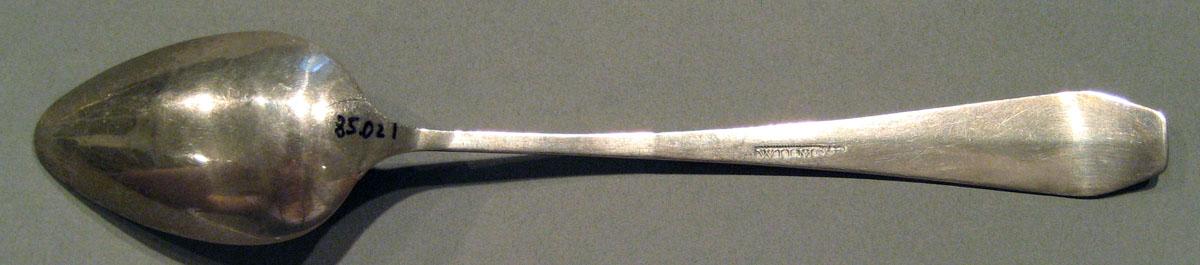 1998.0004.1543 Silver Spoon underside