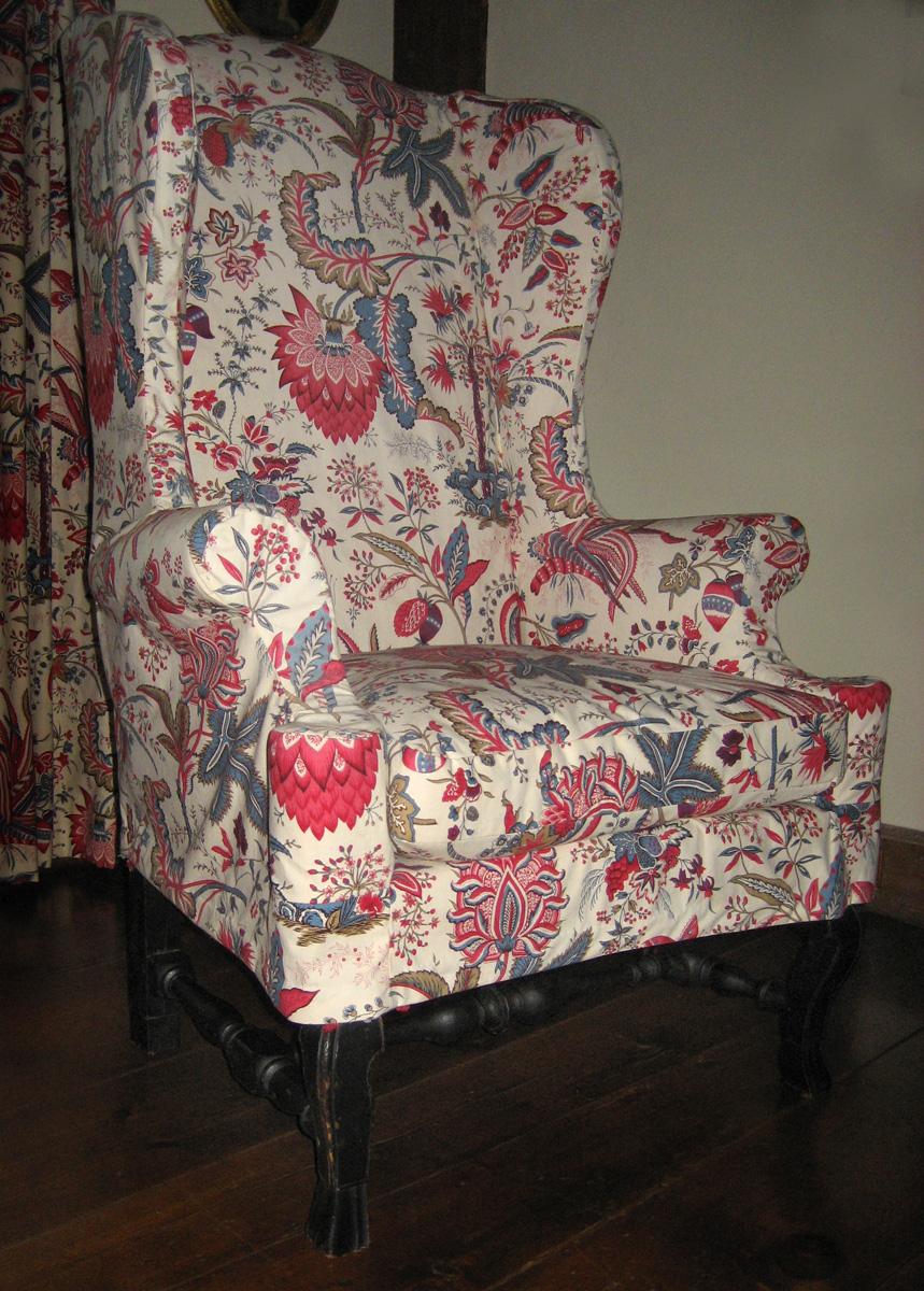 1958.0576 chair with 1984.0673.001 slip cover view 1