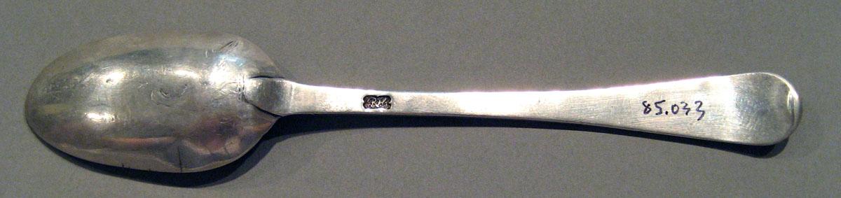 1998.0004.1553.001 Silver Spoon underside