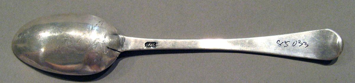 1998.0004.1553.003 Silver Spoon underside