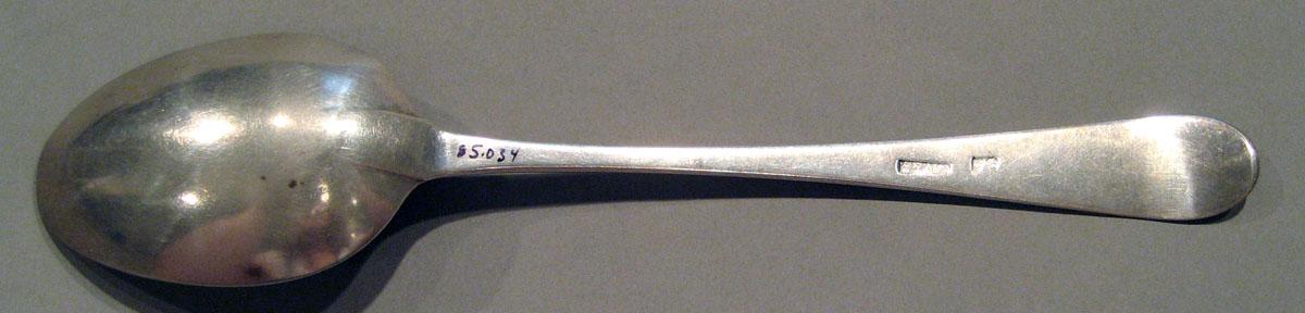 1998.0004.1554 Silver Spoon underside