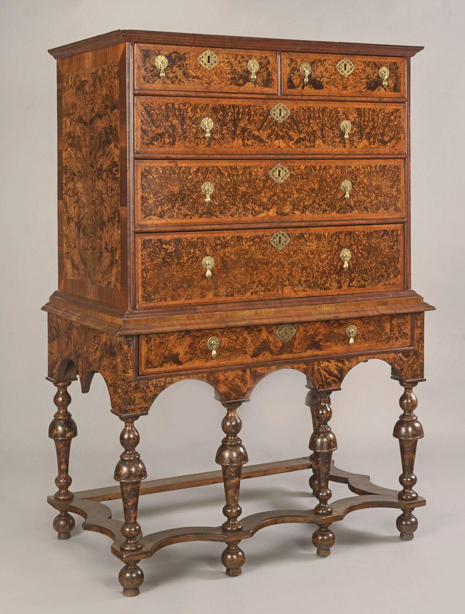 1958.0579 Chest of drawers, view 1