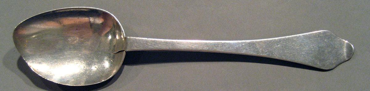 1998.0004.1562 Silver Spoon upper surface