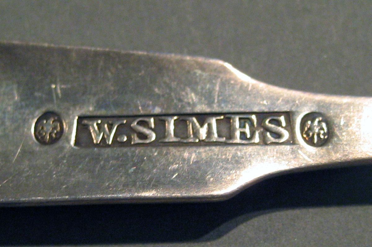 1998.0004.161 Silver Tongs mark 2