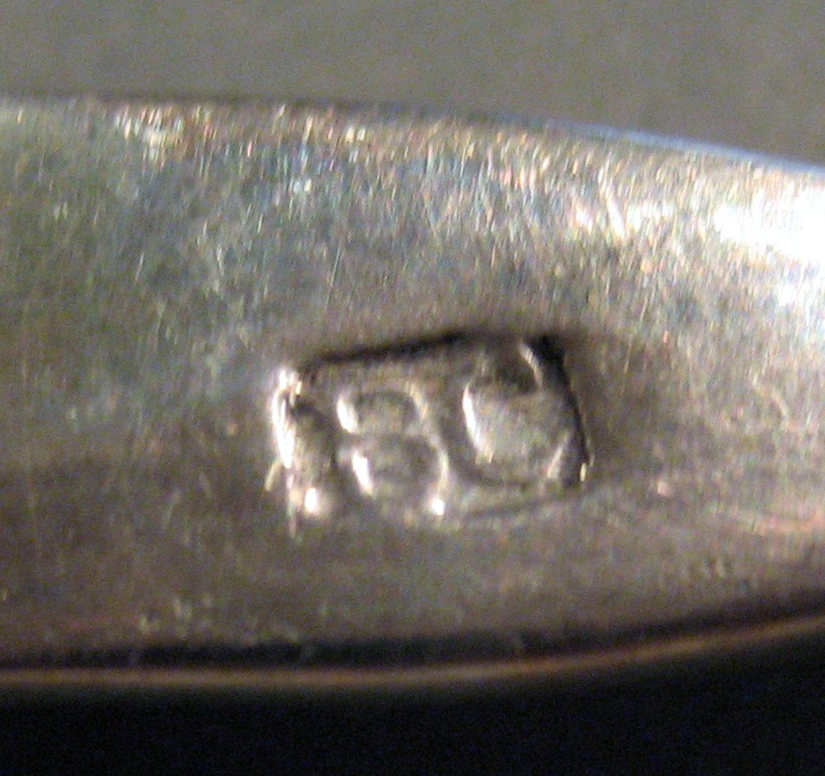 1998.0004.162 Silver Tongs mark 1
