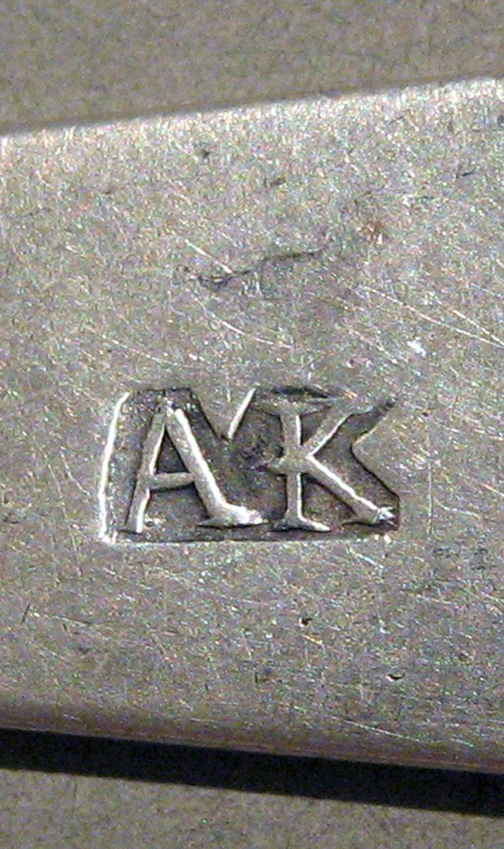 1998.0004.1667 Silver Spoon mark