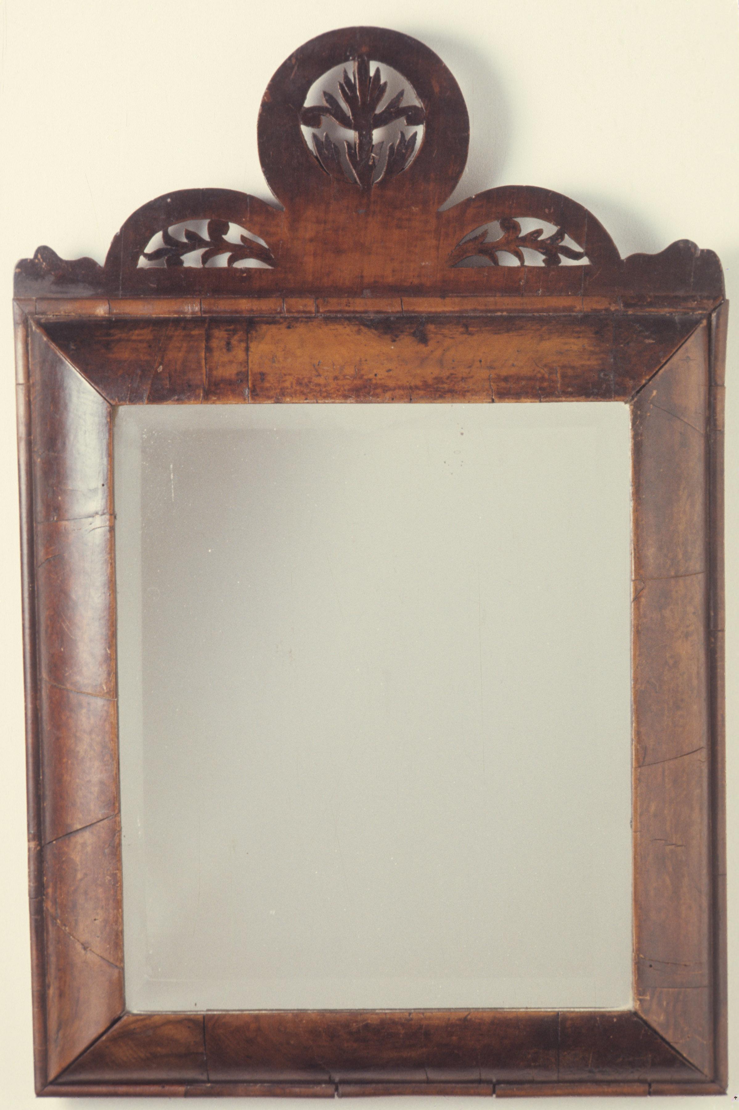 1958.0581 Looking glass or mirror