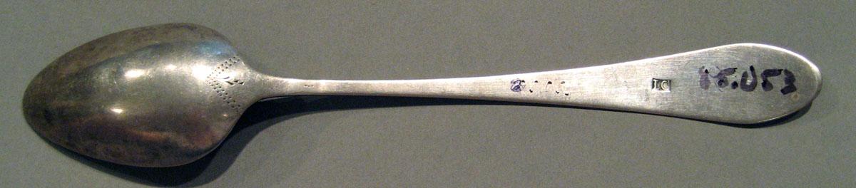 1998.0004.1671 Silver Spoon underside