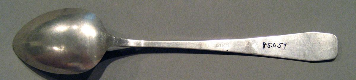 1998.0004.1672.005 Silver Spoon underside