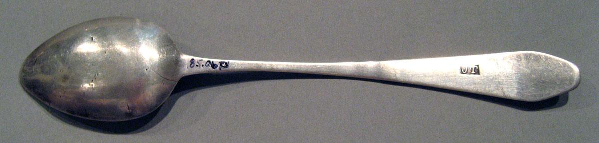 1998.0004.1678 Silver Spoon underside