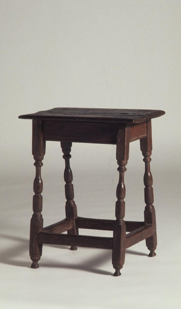 1958.0583 Stool