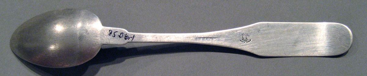 1998.0004.1682 Silver Spoon underside