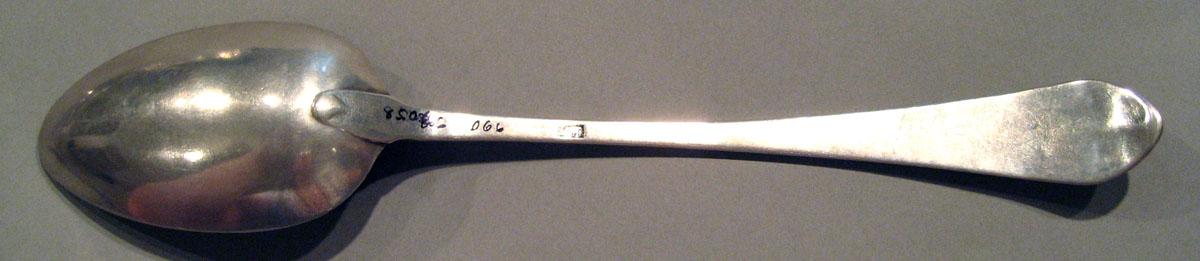 1998.0004.1684 Silver Spoon underside