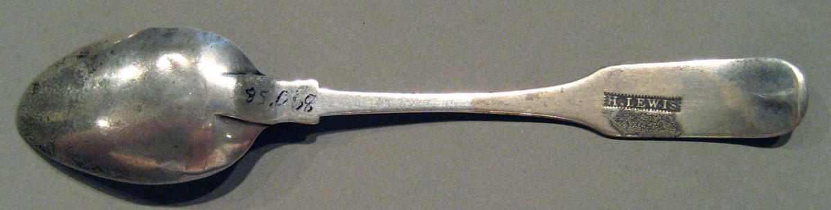 1998.0004.1686 Silver Spoon underside