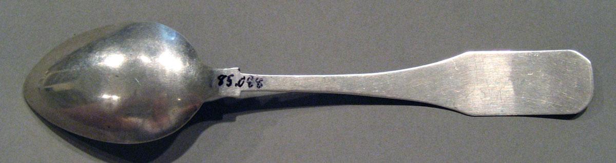 1998.0004.1705 Silver Spoon underside