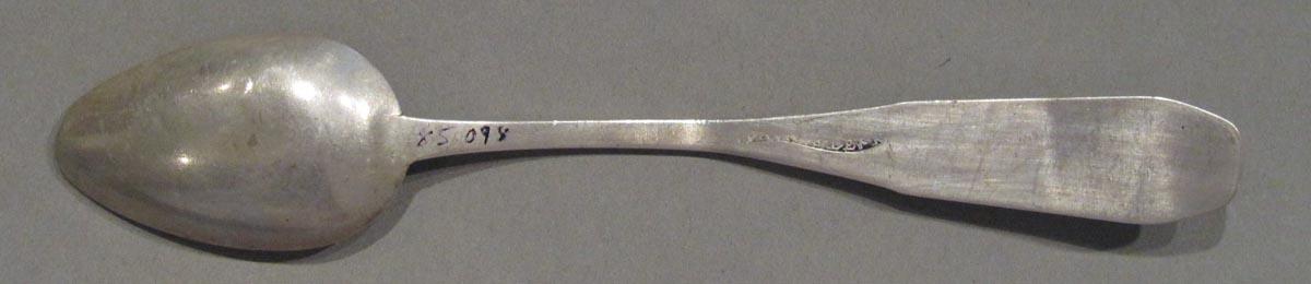 1998.0004.1714 spoon underside