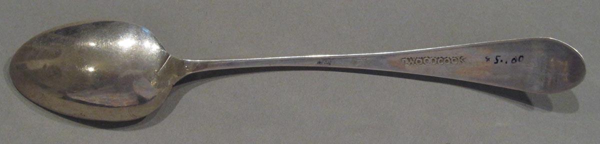 1998.0004.1716 spoon underside