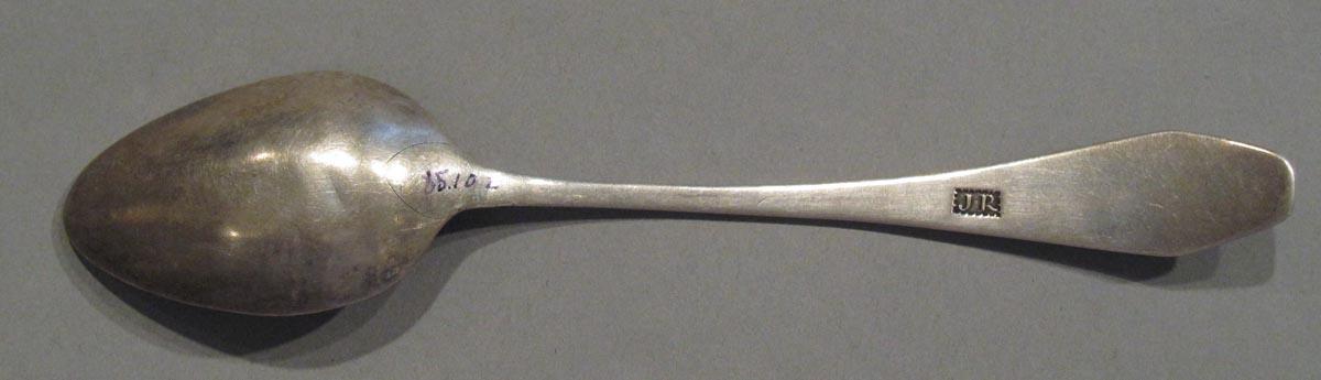 1998.0004.1718 spoon underside