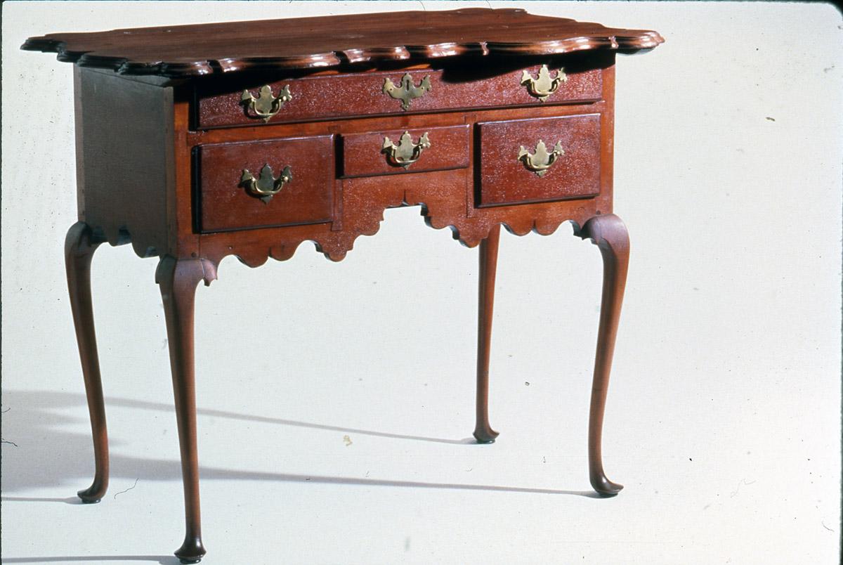 1958.0589 Table (view 2)