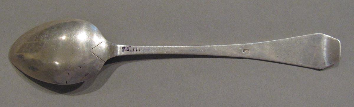 1998.0004.1727 spoon underside