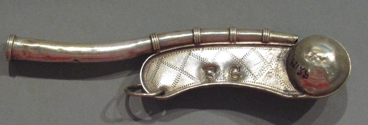 1998.0004.1740 whistle upper surface