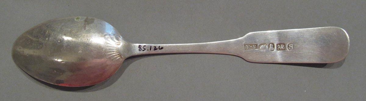 1998.0004.1742 spoon underside