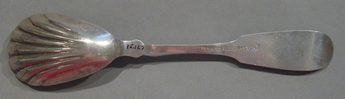 1998.0004.1743 spoon underside