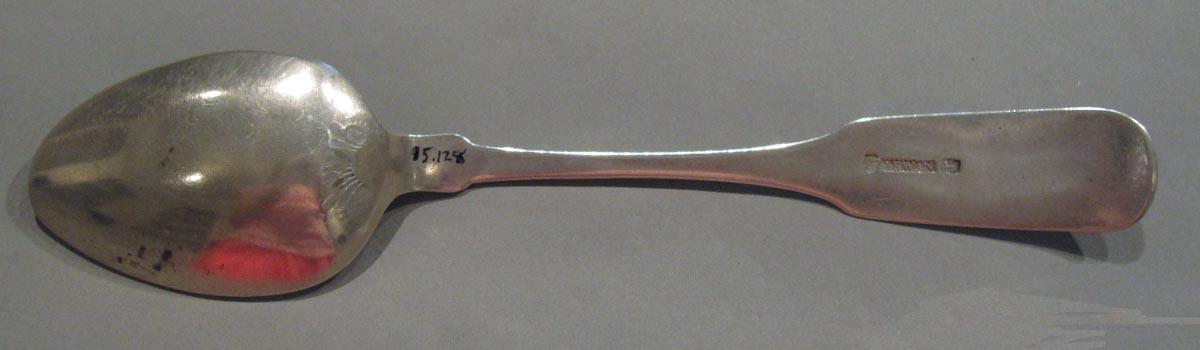 1998.0004.1744 spoon underside