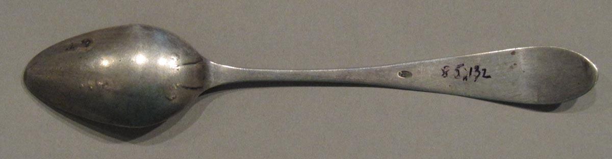 1998.0004.1748.002 spoon underside