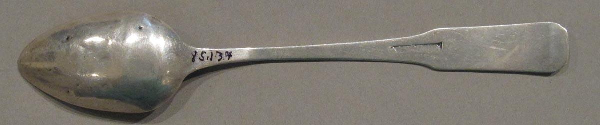 1998.0004.1750 spoon underside