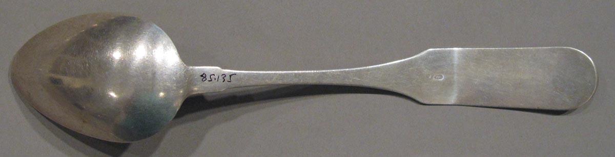 1998.0004.1751.002 spoon underside