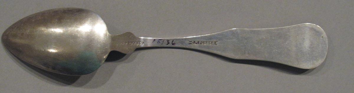 1998.0004.1752.001 spoon underside