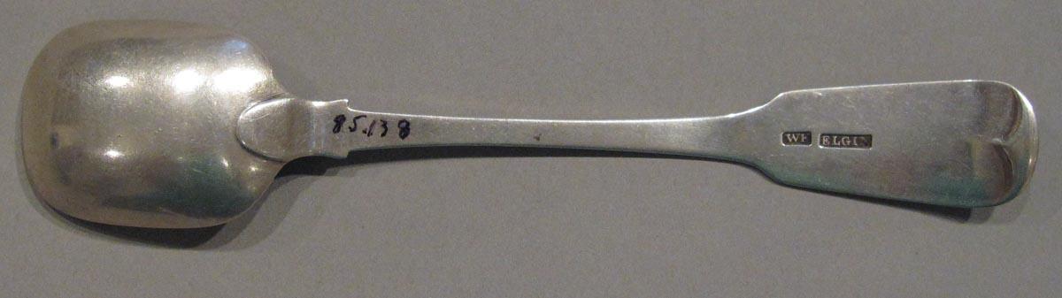 1998.0004.1755 spoon underside