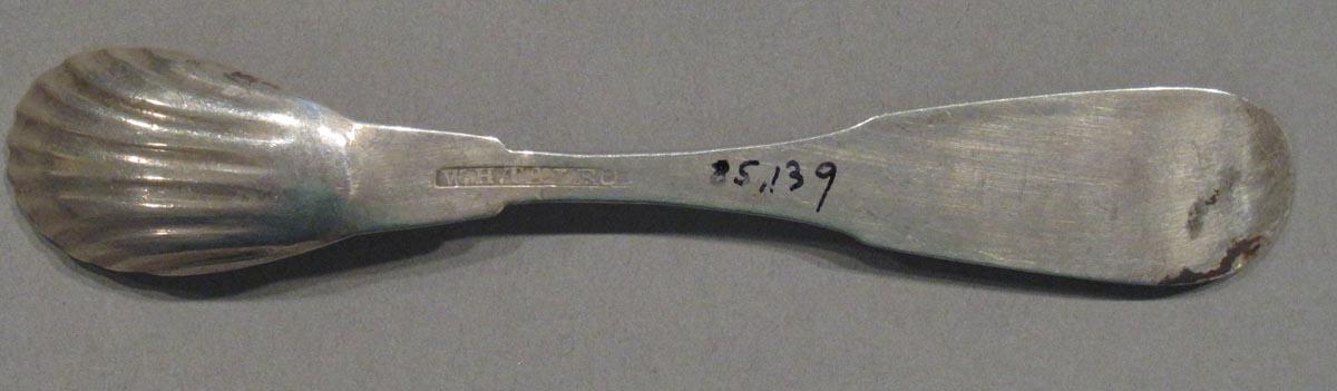 1998.0004.1756 spoon underside