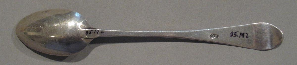 1998.0004.1759 spoon underside