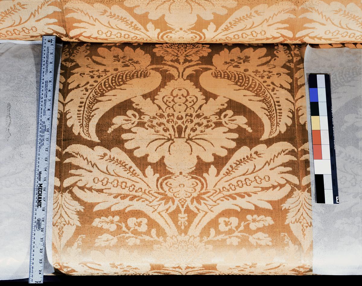 1958.0594 Sofa, detail 1