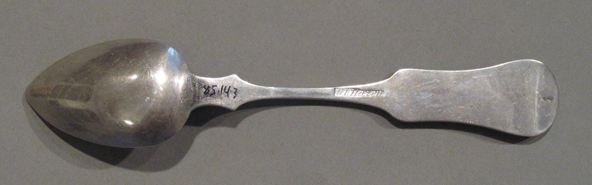 1998.0004.1760 spoon underside