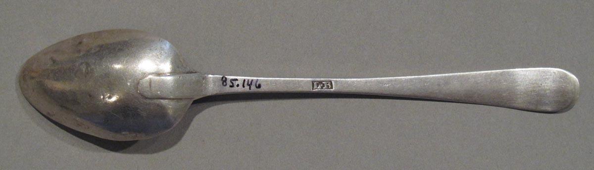 1998.0004.1762 spoon underside