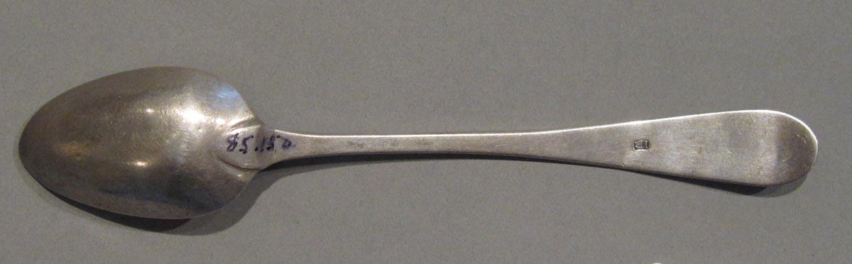 1998.0004.1768 spoon underside