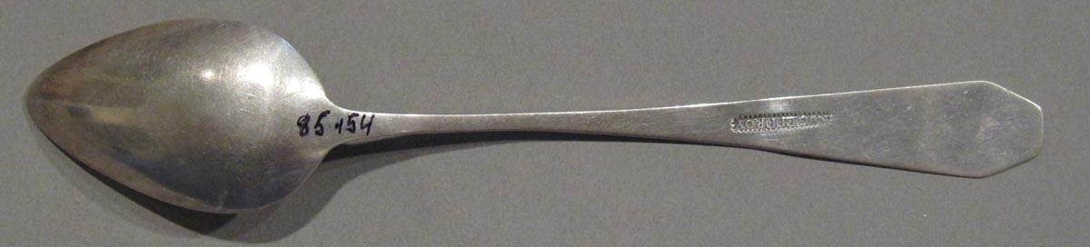 1998.0004.1770 spoon underside