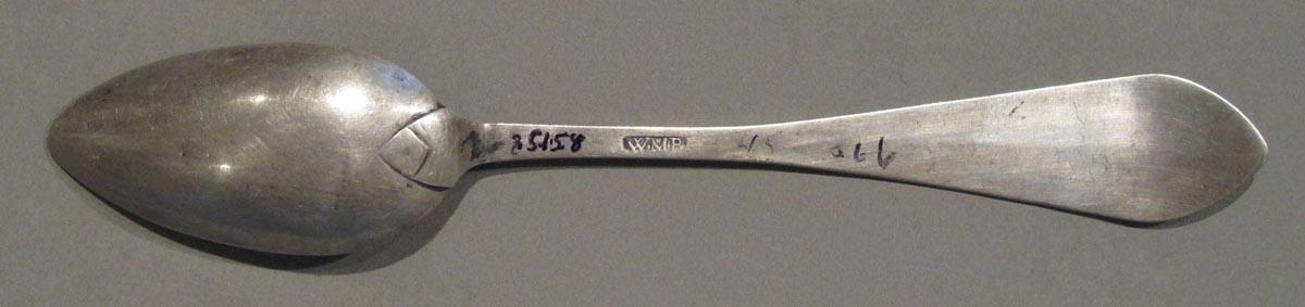 1998.0004.1774 spoon underside