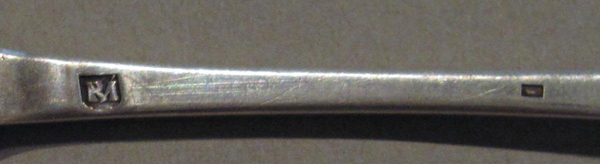 1998.0004.1775.001 spoon marks