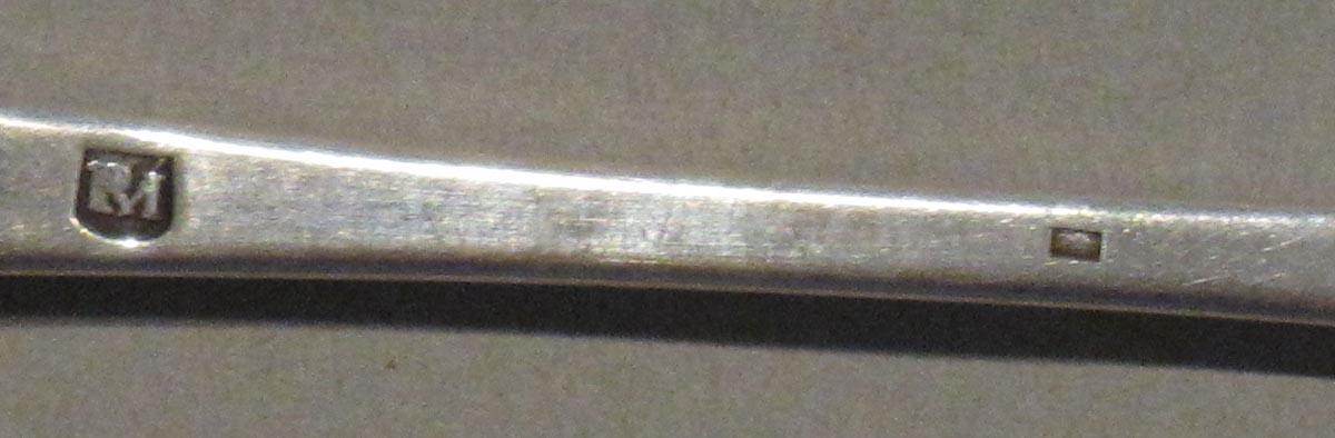 1998.0004.1775.002 spoon marks