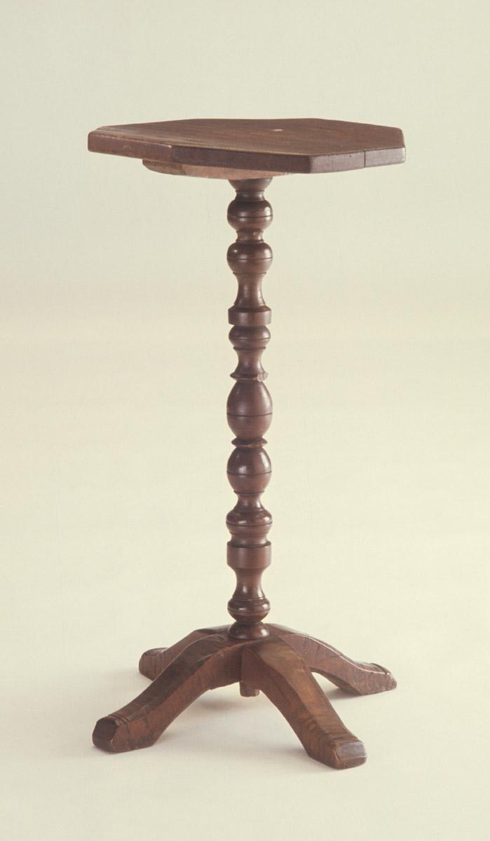 1958.0596 Candlestand