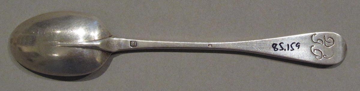 1998.0004.1775.003 spoon underside