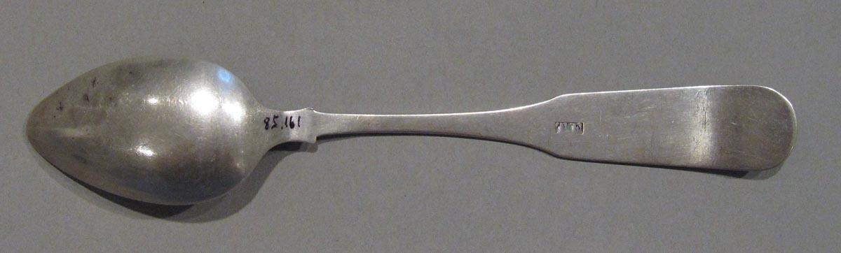 1998.0004.1777 spoon underside