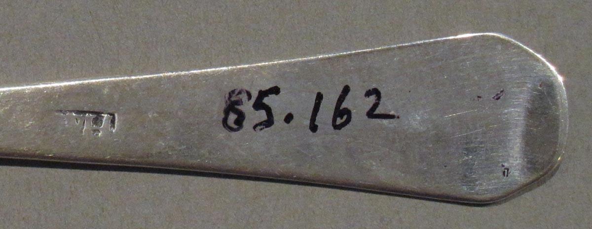 1998.0004.1778 spoon mark